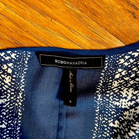 BcbgMaxazria blue sheer tunic top - Picture 2 of 2